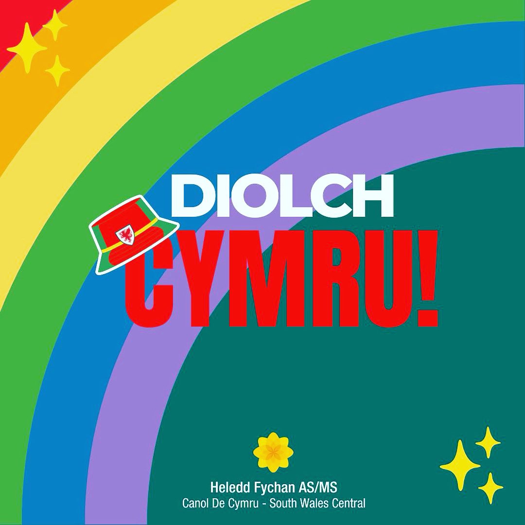 Heledd_Plaid's tweet photo. Diolch @Cymru

- For qualifying for the World Cup

- for promoting Wales, our language, our history and our values 🌈

- for inspiring your supporters, young and old, and reminding the world that Wales is ‘Yma o Hyd’

So proud of the team and the Red Wall 🏴󠁧󠁢󠁷󠁬󠁳󠁿 #TogetherStronger https://t.co/mjP4iS3mUj