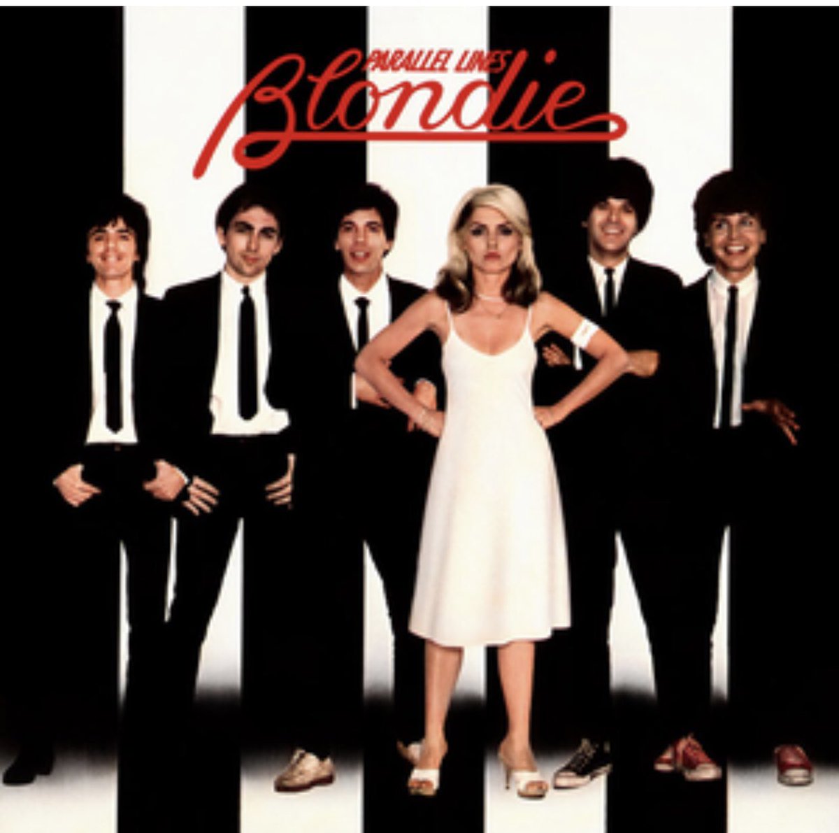 GirlOnStuff tweet media