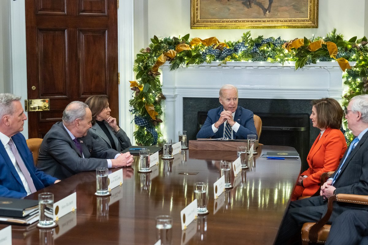 Finding common ground is crucial to funding the government, COVID, and the war in Ukraine – and resolving the train strike. That’s why this morning, @VP and I met with the top leaders in Congress to get things done for the American people.