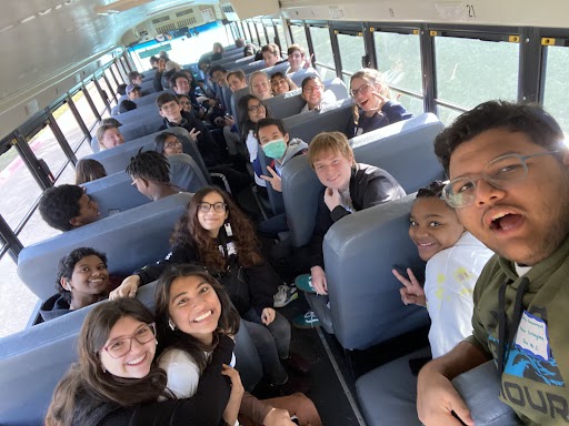 New Tech DECA members helping out Mission Arlington for #NTGB2022