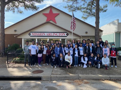 DECA_NTHC's tweet photo. New Tech DECA members helping out Mission Arlington for #NTGB2022 https://t.co/TxhGIN4B2K