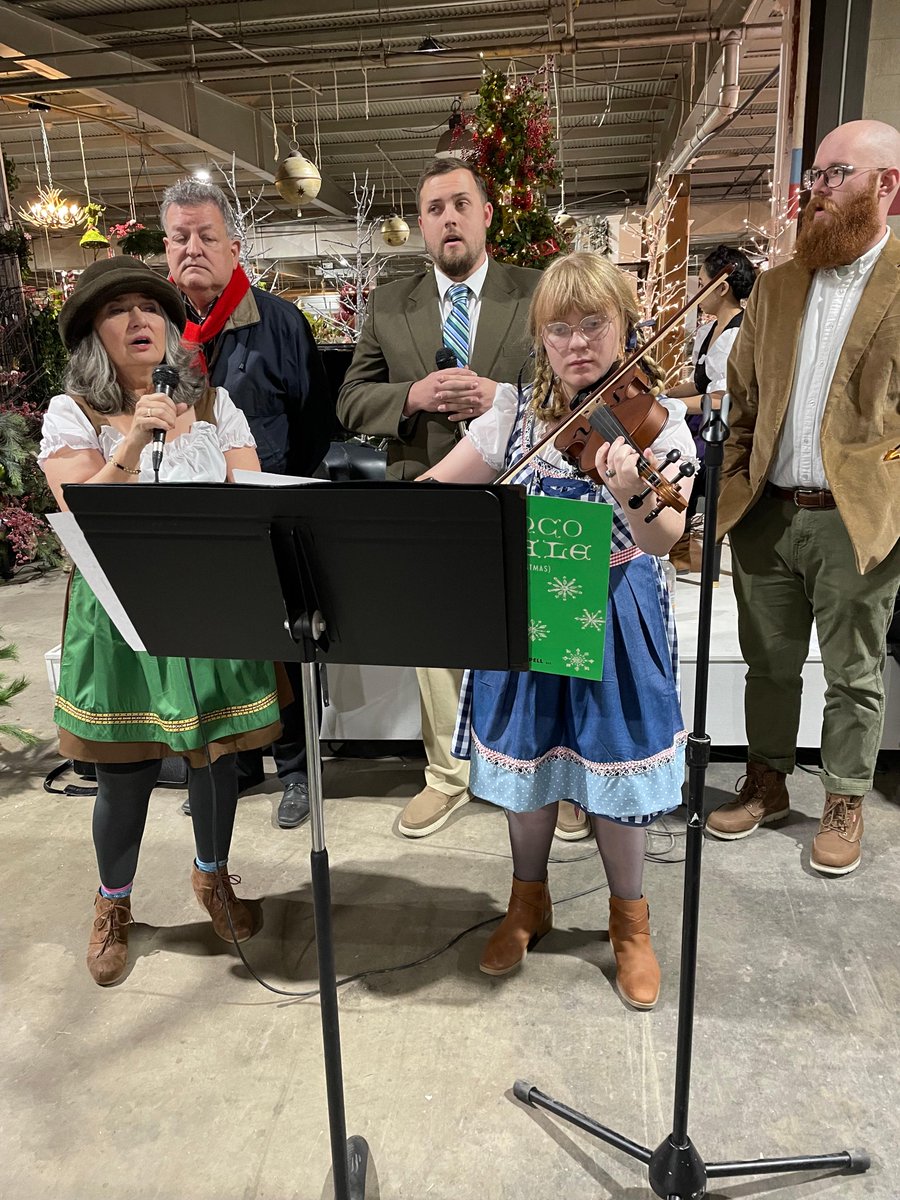 HardingForLang's tweet photo. The Noël Singers sang carols to represent Harding at the Guess Warehouse Shoppers in Des Arc, AR Saturday, 19th of November 2022. Italian Club members, Music faculty and Alumni participated in the presentation! They loved it and want us back next year!!! https://t.co/ocXkaMMGd1