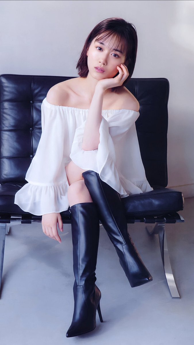 kanakneehigh's tweet photo. 山下美月✖️ロングブーツ👢
#山下美月 #乃木坂46 #女優
#朝ドラ #舞いあがれ #モデル #CanCam #ブーツ #ロングブーツ https://t.co/Z1yQ8ynT0R