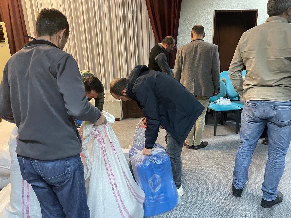 Kocaeli Bem-Bir-Sen olarak aylık temsilciler toplantımızı seka park otelde gerçekleştirdik. Üyelerimizden gelen talepleri gündemimize aldık . Toplantı sonunda isyeri temsilcilerimize yılbaşı takvimlerinizi teslim ettik. İşyeri temsilcilerinizden takvimlerinizi almayı unutmayalım.