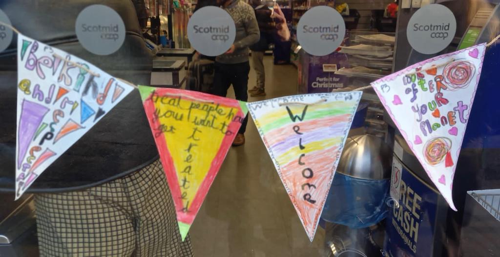 Paying it forward for @janismackay's amazing storytelling @stockbridge_ps, pupils have created kindness bunting for #SISFStoryRipple. Thanks to local businesses & community for their support. @twsstockbridge @scotmid #gingerandpickles @scotstoryforum #bookfest @stockbridgetwit