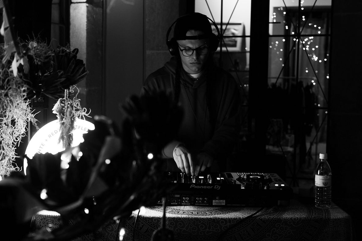 amixesss
estoy buscando trabajo (!)
*** cualquier cosa relacionada con producción de eventos, logística, operación, management, etc.
** también tengo fechas disponibles para tocar en sus kermozos evento

rt pls ✨🫣