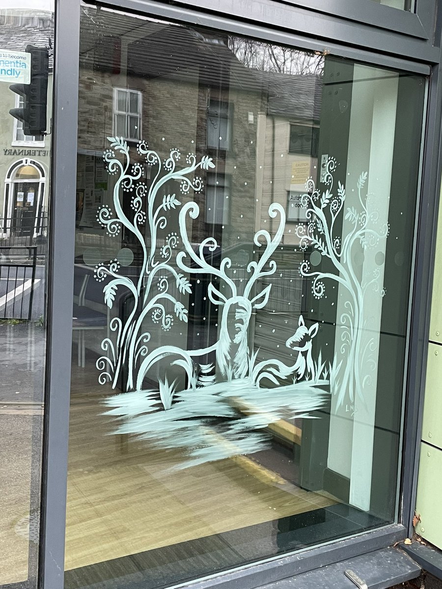 It’s an honour and a privilege to paint anyone’s windows but when it’s a display dedicated to the memory of patients that have passed away this year, and their loved ones will see it, it’s extra special ❤️
Thank you Standish Medical Practice for trusting me to paint your vision.