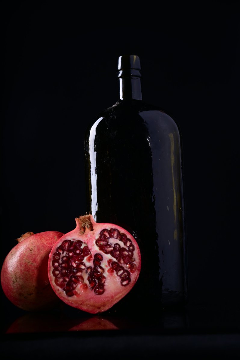 Pomegranate - Fruit of the Day #fruit #stilllife #love #winter #tangier #love #foodporn  #foodstyling #still_life_gallery
