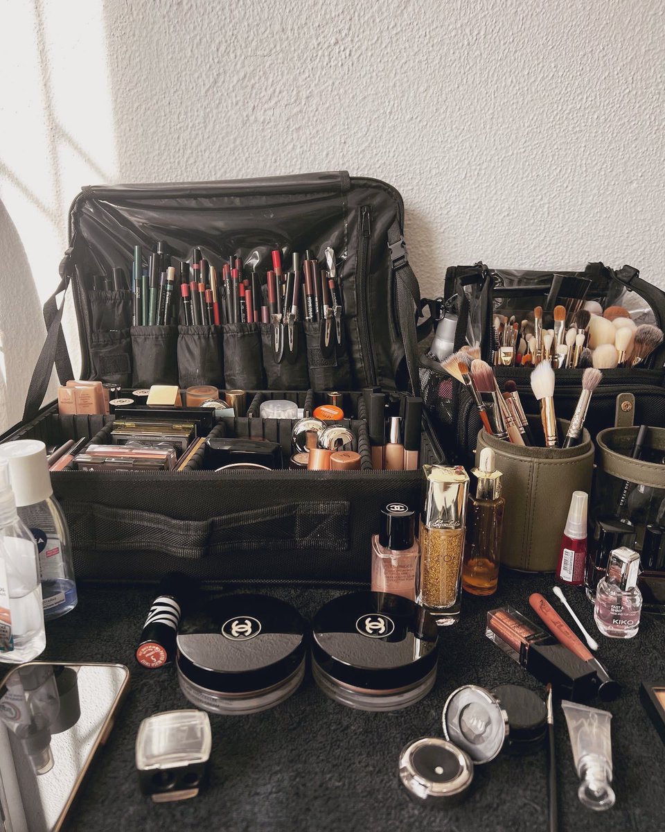 pedrocrispim78's tweet photo. Working #styling #campaign #atelierstylingproject #facemodels https://t.co/weDMwuBX5b