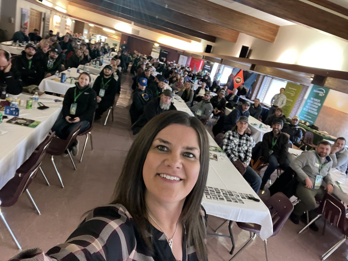 A farmer selfie #felfie with the @406Agronomy folks today in Havre, Montana. Agronomists, farmers, agribusiness professionals and more!  

#agvocate #agronomy #keynotespeaker #regenerativeagriculture #farmforthefuture #montanaranching