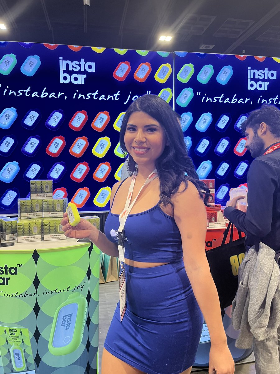 Kevin805014922's tweet photo. Amazing vape show in Denver!🏆🏆🏆 Insta Bar/ Jar/ 5000 puffs/ mesh coil. https://t.co/tEKD3uqtCq