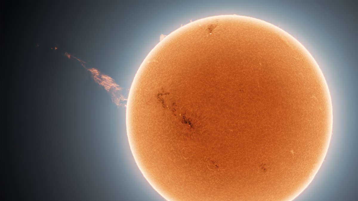 2 months ago, I live-tweeted an incredible event. The sun blasted a stream of plasma hundreds of thousands of miles into space. Here's a 4k image of my capture from that event, revealing all the solar details. I formatted it like this so you could use it as a desktop wallpaper.