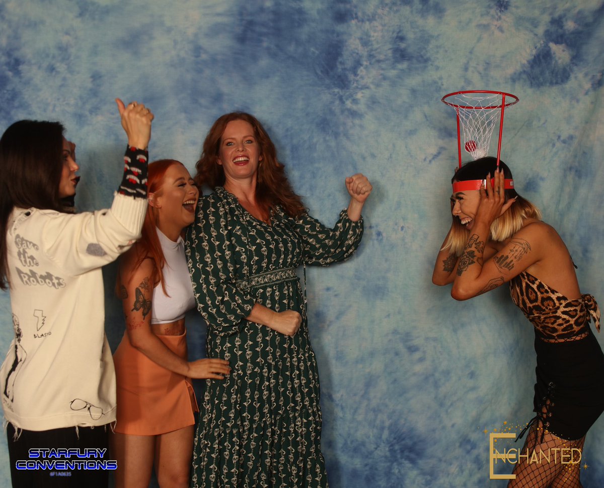 gagaxpascal's tweet photo. no these out takes are so good 💀#enchanted4 @bexmader @LanaParrilla https://t.co/I9HDqnvv7H