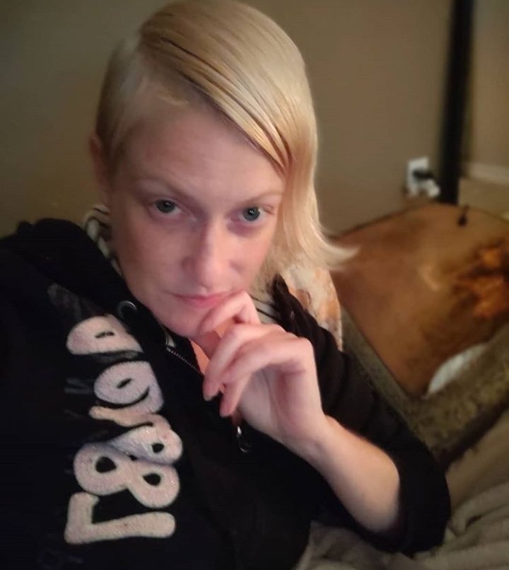 Who's she thinking about ?