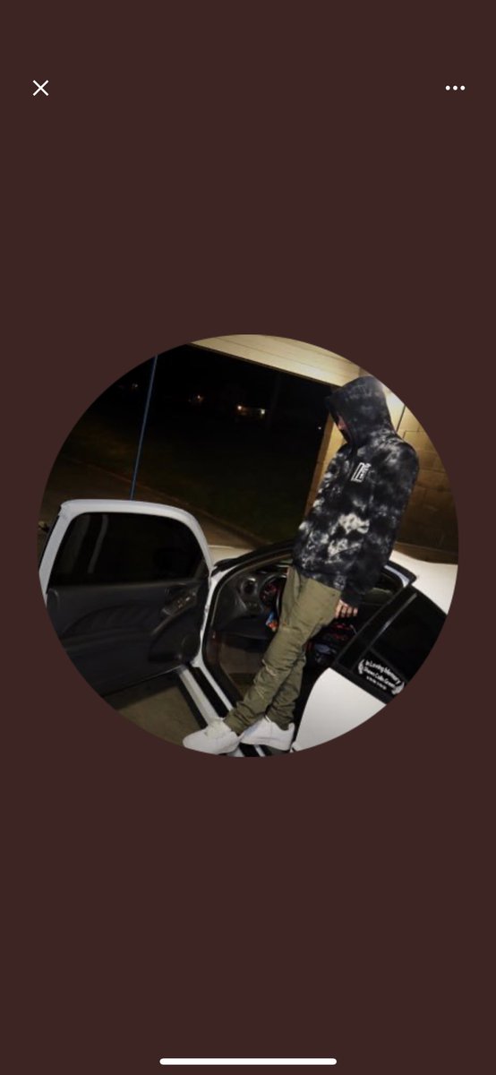 2TonedSker's tweet photo. @WillButta @SkylerKraft90 @zimwhodey @ayexvictor22 More mad I’m talking to a dude that thinks this looks sick as his profile pic😂😤 https://t.co/EllJv2E2ZA