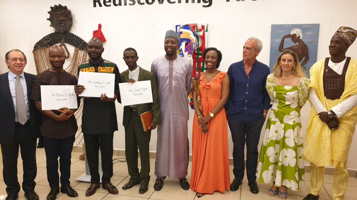 EmbEspAbuja's tweet photo. And the winners are...

1st- Godday O. Sale
2nd - Moses Njoku
3rd - Jane E. Ugah

Congrats to the winners &amp; thanks to all those who join us to enjoy a great artistic evening. 

Thanks @TPArtGallery for hosting us!

@PollyAlakija 
@OrisunGallery 
@JacquiSuowari https://t.co/1Aheu12wCD