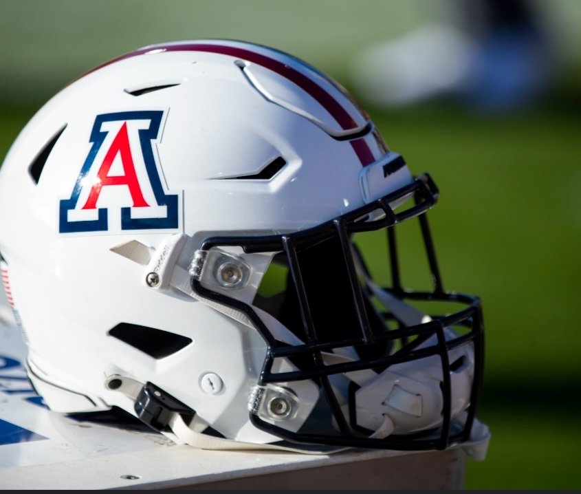 I'm extremely Blessed to receive my Third D1 Offer from University Of Arizona!!!🔴🔵(UofA)
<a href="/CoachPaopao/">Jordan Paopao</a> @FootballArizona @bangulo <a href="/JUSTCHILLY/">Just Chilly</a> <a href="/BrandonHuffman/">Brandon Huffman</a> <a href="/ChapfootballAZ/">Chaparral Football</a>