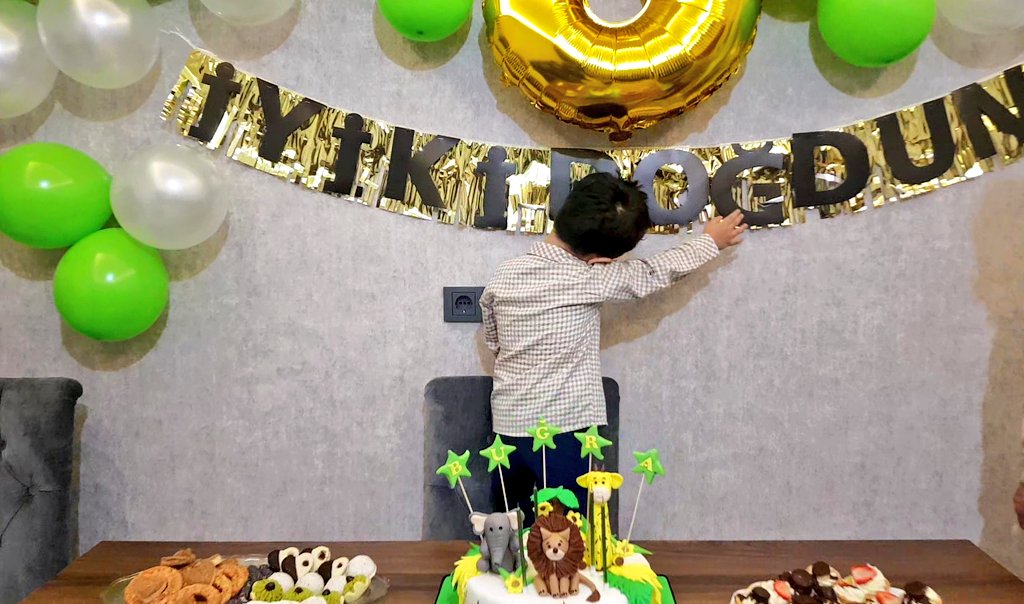 "Teyze oluşumun 3. yılı kutlu olsun!" postu...
💚😇