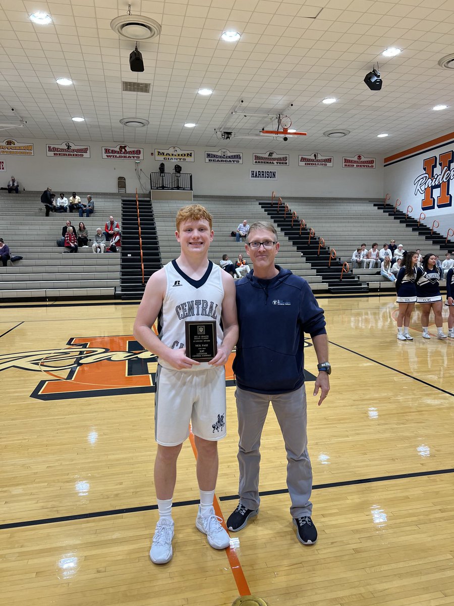 RaiderUpdates's tweet photo. Congratulations to Divine Adeyanju from West Lafayette and Nick Page from CC for having the highest GPA for their team! https://t.co/hjRRx3OQI2