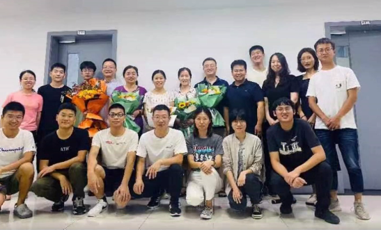 ShLetsMeet's tweet photo. A team of heavily-tanned #Shanghai scientists unraveled secrets of "super" #corns🌽. Teamed up with #Shanghai Normal University, researchers at the Center for Excellence in Molecular Plant Sciences (#CEMPS) published a paper on a key gene in corns in science journal @Nature. https://t.co/qvDQ9HKU0J