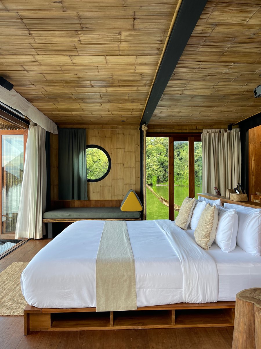 PromotionRipple's tweet photo. Loylum Villa 
แพแบบ Full Service ที่กาญจนบุรี ประทับใจกับความเป็นส่วนตัวและบริการมาก มีบัตเลอร์บริการ 24 ชั่วโมงและทำอาหารให้กินบนแพด้วย 🤍 https://t.co/3BUOS7Opsh