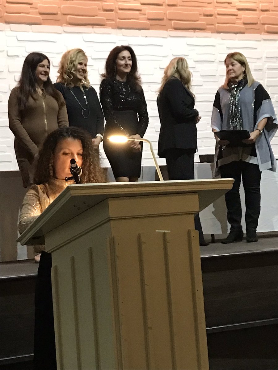 kinneyk2004_kim's tweet photo. Honoured to celebrate the @niagaracatholic FI Kindergarten team from @NotreDameNF at the ECCDC Awards of Excellence tonight. Congratulations Melissa, Sarah, and Roxanne. Their enthusiasm and love of Kindergarten and learning is clear. Bravo!! https://t.co/YVRN2pN69o