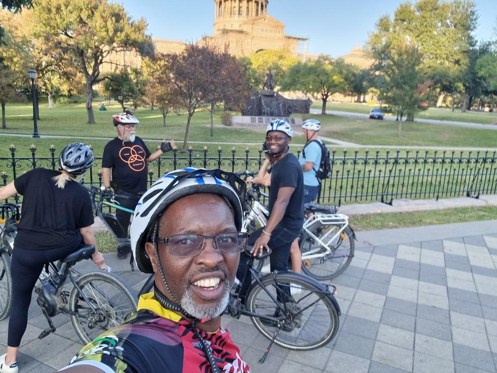 wekesa_amos's tweet photo. Been an interesting day today, started out with 1hr 30minutes jog, walked for 2 hours and cycled around Austin for 3 hours with @Andrewwegoye and @AdeleCutler 

We had an amazing guide while doing the cycling around Austin! Learnt so much about Austin. https://t.co/IW0uL5yk4D