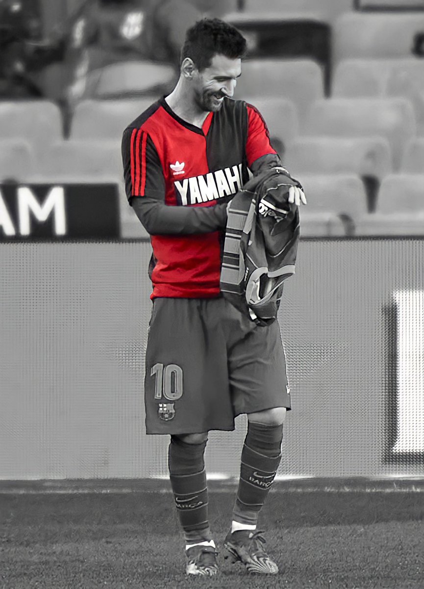 Newells's tweet photo. Del lado correcto ❤️🔟🖤 https://t.co/W6fpmfb1Lh