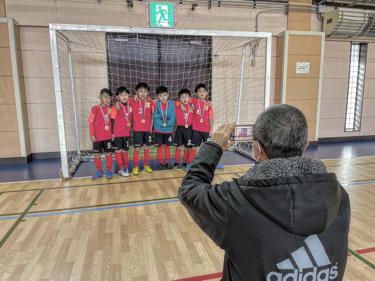 amigosumikawa's tweet photo. E.F.Pカップ
⁡NPO法人むーブさん主催の大会に参加しました。

今季初のフットサルでの試���
参加者全員にメダルありと大変楽しめました。
是非またよろしくお願いします！
⁡
#アミ澄
#アミーゴ澄川 #lfl #苫小牧
#サッカー #soccer #小学生サッカー
#苫小牧サッカー #苫小牧小学生サッカー
#jfa https://t.co/yWnPoFDHGl