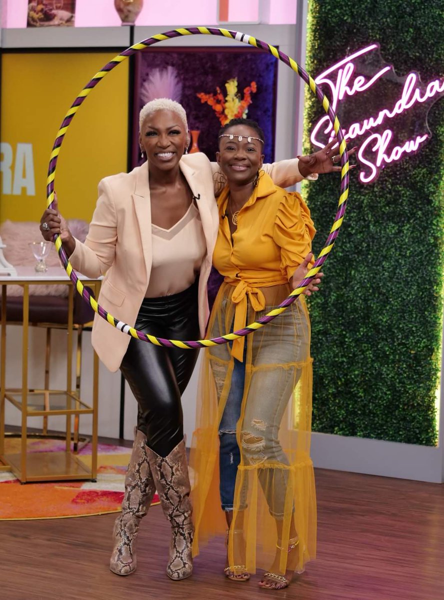 souldivinevibes's tweet photo. Yesterday was top tier!! Thank you to @Sisaundra & @AfroTainmentSA for giving me the platform to share my story! ππΏβππΏ
Get your collapsible handmade #hulahoop today!
Let's #hulahealdance!!
#TheSisaundraShow #SisaundraLewis #Comcast #ComcastXfinity #Afrotainment #DaytimeTV https://t.co/8Lwie2LyR7