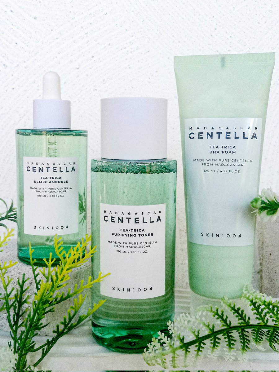 muslimdrmwn's tweet photo. Happy banget ketemu serangkaian produk yang fokusnya clarifying, mild-exfoliating &amp; calming!!
Cocok sama kulitku yang berminyak cenderung mudah berjerawat🥰

Introduce you;
🌿@skin1004_id Tea-Trica Series 🌿

#SKIN1004 #Iam1004 #SKIN1004Indonesia #RacuninSkincare #DarmaReview https://t.co/YPoRYEHhR3
