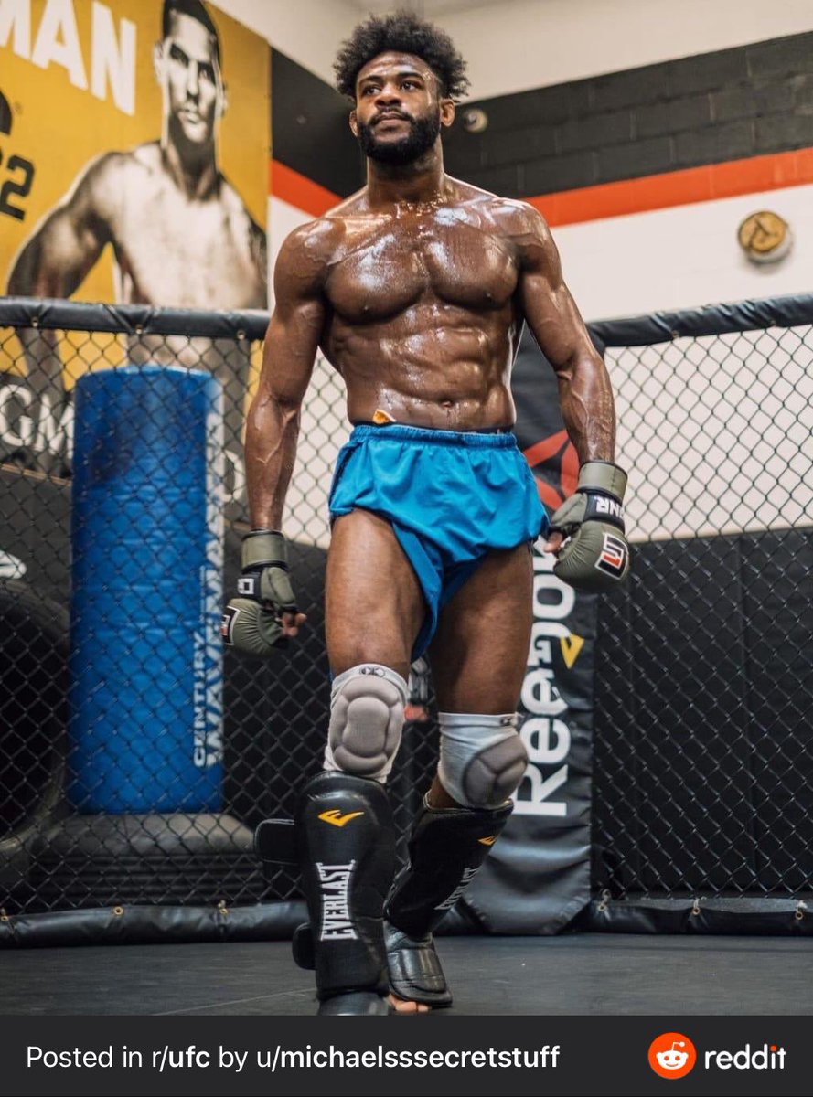 knuckles_stan's tweet photo. Who do you think has the best physique in MMA? 💪 https://t.co/vv2XfLLMfm