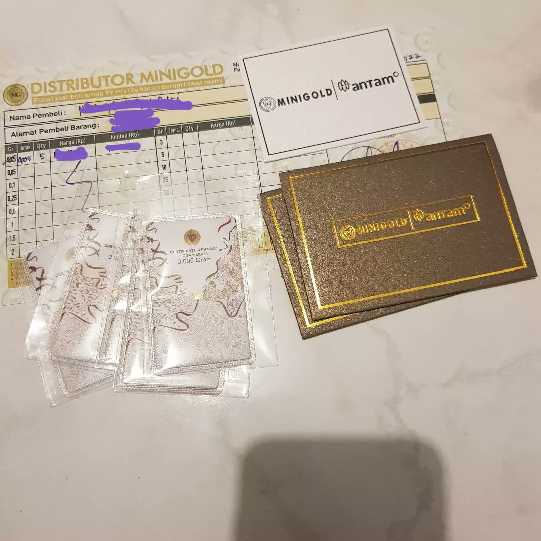 MiniGold_sby_'s tweet photo. Golders, apa sih yang ada di pikiran 
Golders ketika mendengar kata souvenir? Mungkin pernak-pernik kecil dan aksesoris yang Golders 
dapatkan dalam sebuah acara ya? 

Tapi pernah gak Golders dengar kalau souvenirnya emas? Wow mewah banget kan, bukan hal yang 
mustahil lagi. https://t.co/UMNUXzbMjg
