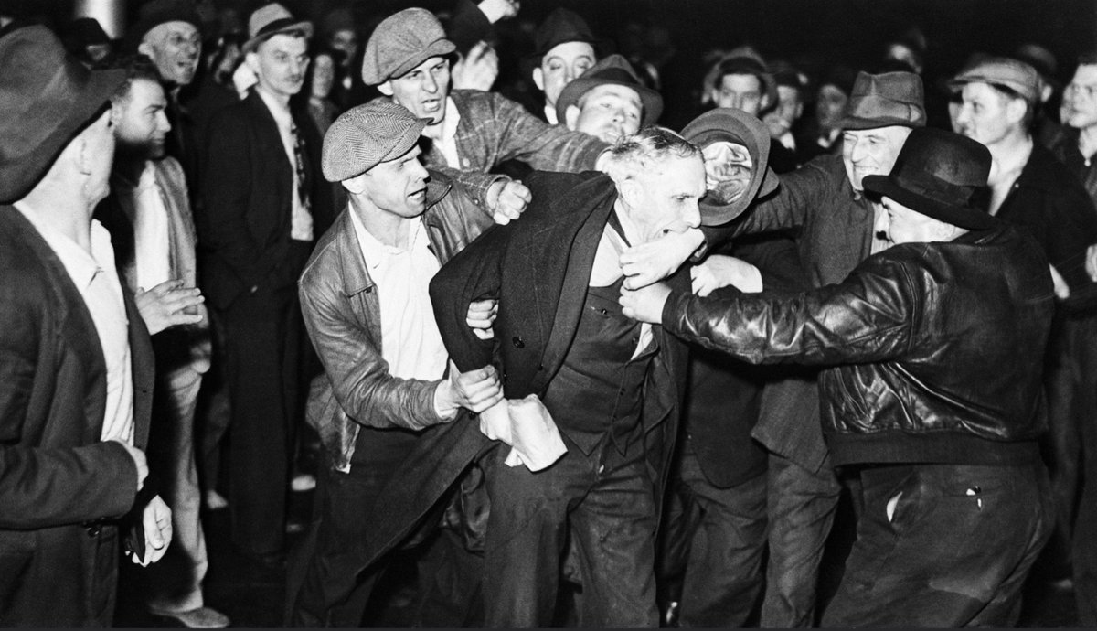 UnionDrip's tweet photo. labor Twitter vs Joe Brandon right now https://t.co/DJkDFSgUye