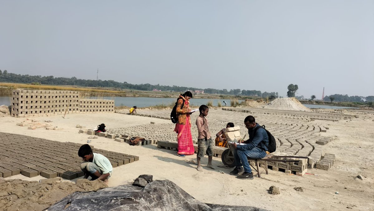 IIHIndia's tweet photo. Our field coordinators from #Dalsinghsarai, #Hasanpur and #VidyapatiNagar, are engaging with people working at #brickkilnsites and screening them for any possible #symptomsofTB or even otherwise. https://t.co/SYacDecKtF