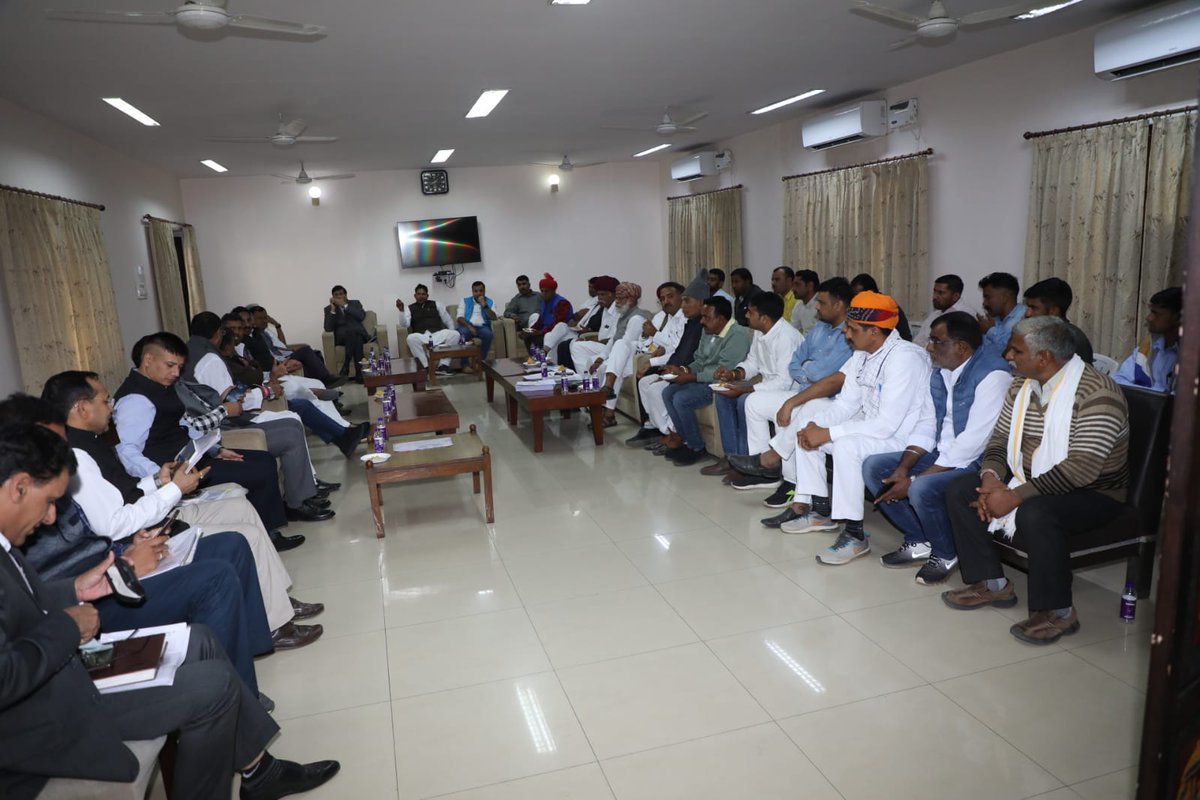 RajendraSYadav_'s tweet photo. गुर्जर आरक्षण संघर्ष समिति के साथ आरक्षण की विसंगतियों को दूर करने के संबंध में सकारात्मक वार्ता।

@RajGovOfficial
@DIPRRajasthan https://t.co/EPsVivt2BT