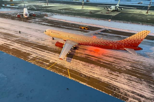 DefenseMirror's tweet photo. #MC21 #airliner #Rossiya #Aeroflot #Russia #UAC #Irkut: MC-21 in Rossiya Livery Arrives in Zhukovsky for Joint Operation Training https://t.co/xqBO8GxXEt https://t.co/Sig5aQHkas