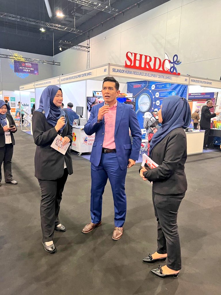 pojiepooh's tweet photo. More and more Malaysian sweethearts will be coming to #NHCCE2022 #NHCCE #HRDCORP https://t.co/NdsMTQTFPW