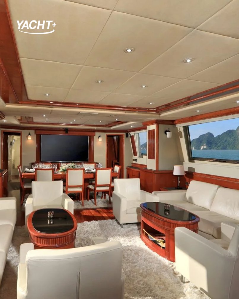 TheYachtPlus's tweet photo. Cruising into December and into the festive season! Charter Falcon 106 through our Yacht+ app for your next adventure! Built at 106.8ft and it is able to accommodate up to 20 guests!

Click here to charter yours today: https://t.co/tsZhJH2sIv https://t.co/15ddZEm8qV