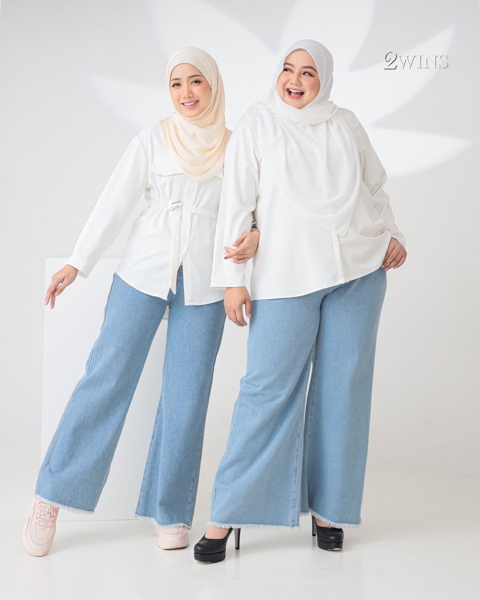 2winsExclusive's tweet photo. Size S (56kg) &amp; size 2XL (93kg) 

Nampak cantik untuk semua bentuk badan. Small size &amp; plus size !  

📍Sandra Bootcut Jeans https://t.co/650CI6Bb0T
