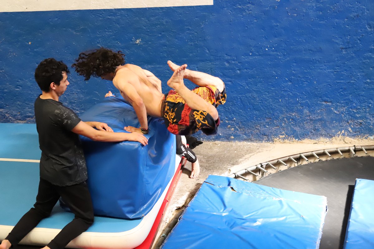 FoxxxesNBunnies's tweet photo. El domingo fuí con mi compita a tomar unas fotos 😎📸 al Acrobatic Center, aquí les dejo unas pics de esa sesión. Aquí está su cuenta para que le den follow https://t.co/FRgB99R9fP #acrobaticcenter #atleta #entrenando #ejercicio #entrene https://t.co/yT6BJpYOXe