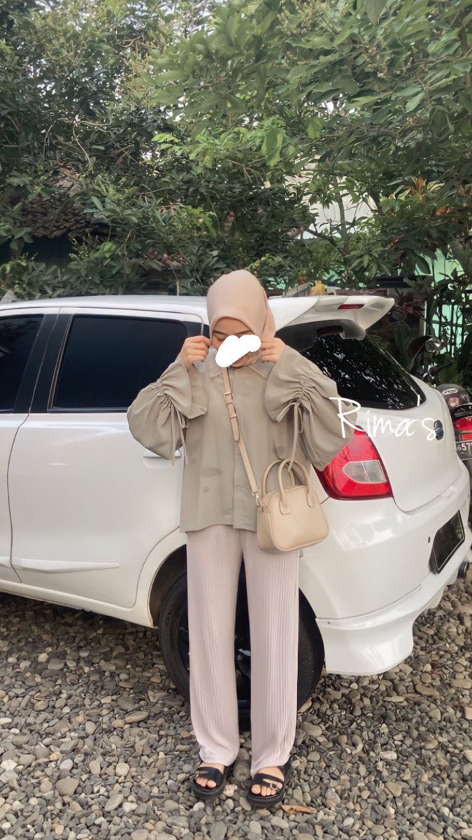 rimaaakk's tweet photo. @ohmybeautybank nii nder gemey beli di oren beda2 toko kek moutfit dll, under 100k semua mulai dari 70an https://t.co/sSBwpEhBk1