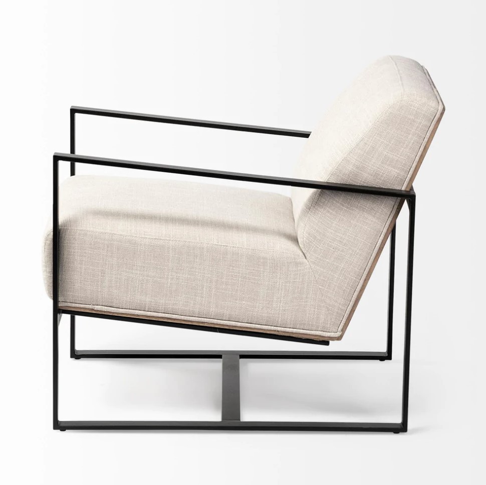 ChesterfieldWH's tweet photo. This chair is sure to catch your eye from anywhere in the room. Shop online with the link in the bio. 

Posh+Modern. 

A #GoettlersOfDublin brand. 

#AccentChairs #ChesterfieldWarehouse #DublinOnt https://t.co/rGl3QLxj4K