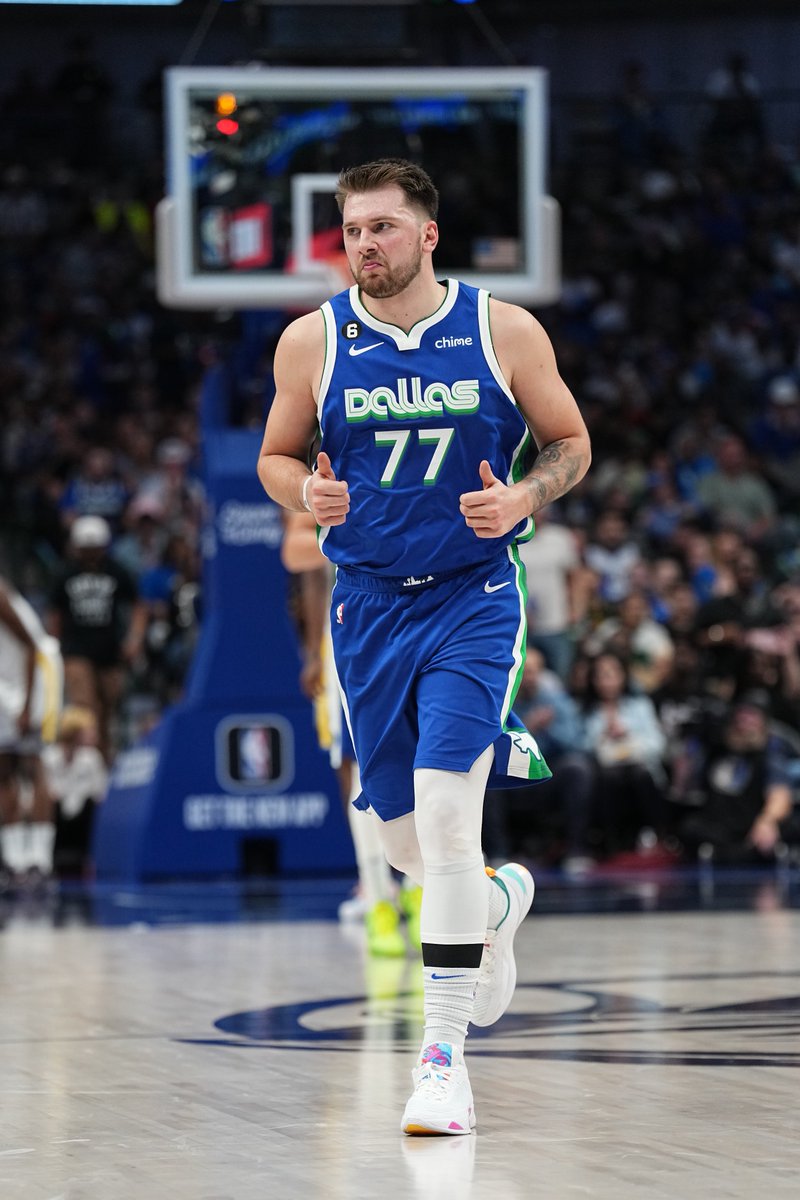 BleacherReport's tweet photo. Luka SHOWED OUT vs. the Warriors tonight 🌟

41 PTS
12 REB
12 AST
4 STL
1 BLK

Unstoppable. https://t.co/mY62aSQqbO