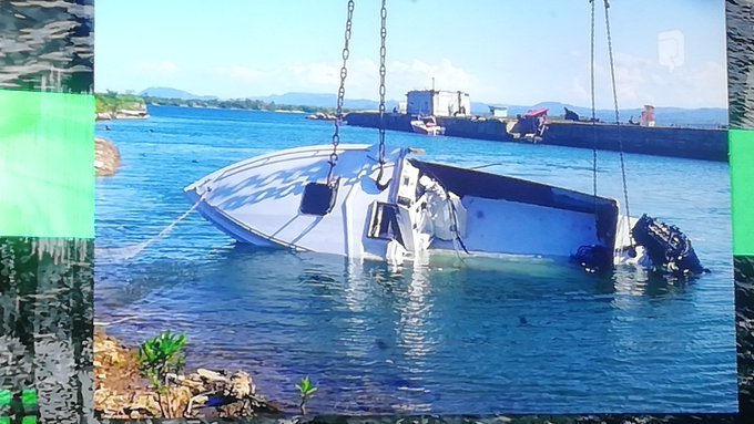 minint_cuba's tweet photo. Traficar con el dolor en lancha de placer. Los traficantes de seres humanos embarcaron a 24 personas donde cabían 6, iban sin salvavidas, hacinados, inestables, juntos con 13 tanques de gasolina, sin extintores y oscuros. #NoAlTráficoHumano https://t.co/KKZ85UdqzX
