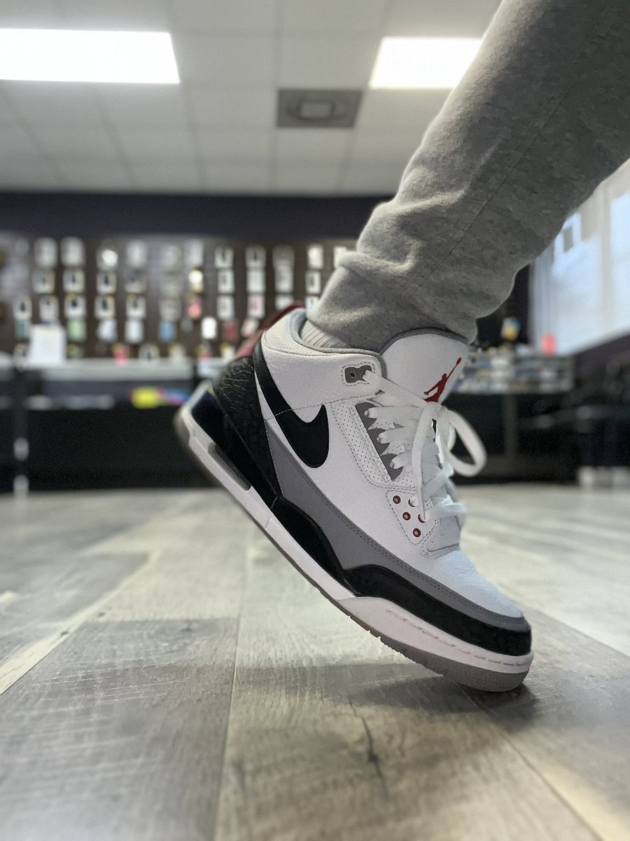 make3mb133d's tweet photo. Tinker 3’s for the day! Appreciate you @DblocDunks for the love on these Fam! #KOTD #Tinker3 #Jordan3 https://t.co/0dDqD6bBmn