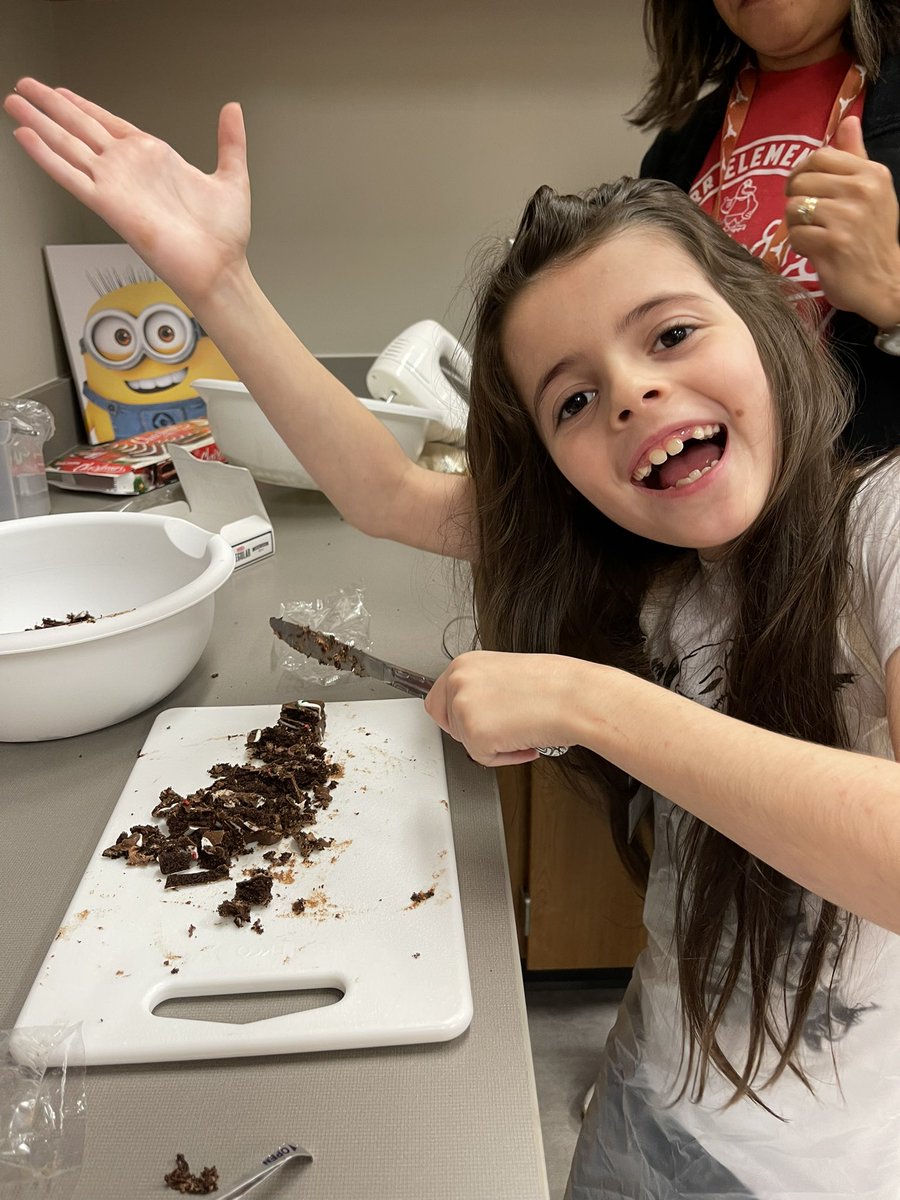 ChristieWithAnE's tweet photo. Team Morgan had an exciting day at the PAES Lab! We met Judy Swisher, author of PAES Lab! The students were thrilled to show off their skills, great manners, and fabulous behavior! #PAESlab #workers @ParrPatriots @CCISDSpServices https://t.co/WGMmD8WHhL