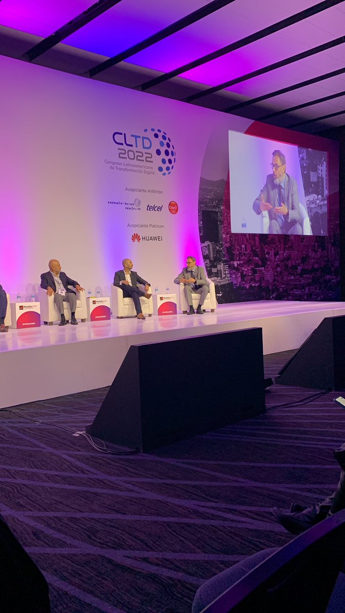 eLAC_CEPAL's tweet image. Alvaro Calderon de @cepal_onu advierte la importancia de la #TransformacionDigital para cerrar la brecha de productividad de ALC en #Mobile360