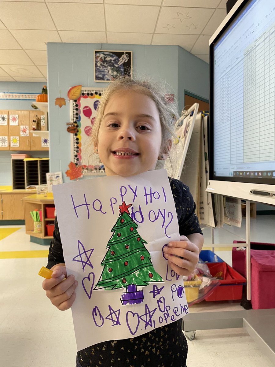 Today in the Thinking Caps Club, we spread our holiday cheer by creating cards to send to hospitals and nursing homes across the United States!😃🎁  #WIProud <a href="/GraceBolin7/">Grace Bolin</a> <a href="/OquenockWI/">Oquenock Elementary School</a>