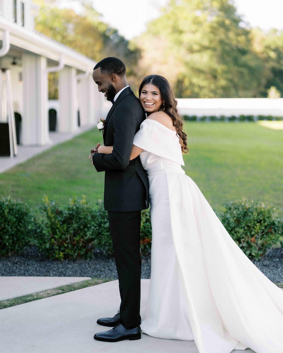 GabieFonseca's tweet photo. Mr. &amp; Mrs. Roberts 🤍 https://t.co/0CGQhDmETE